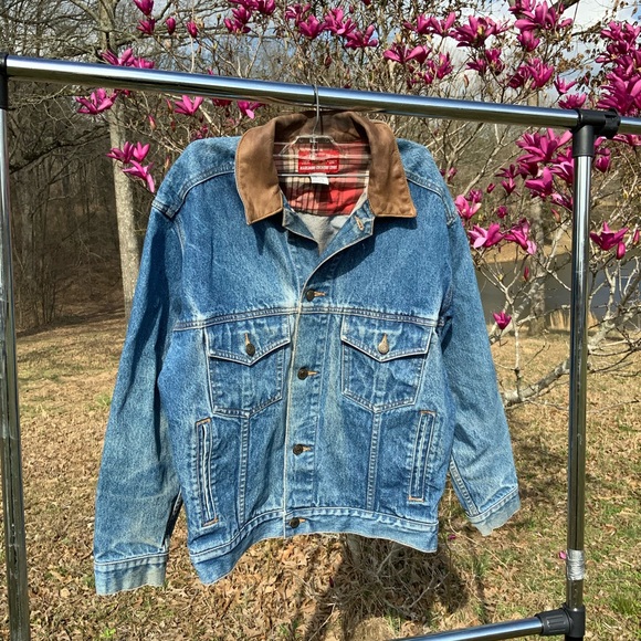 Marlboro Other - Vintage 90’s Marlboro Denim Jacket TRENDING  POP OF VINTAGE DENIM COLOR Sz S